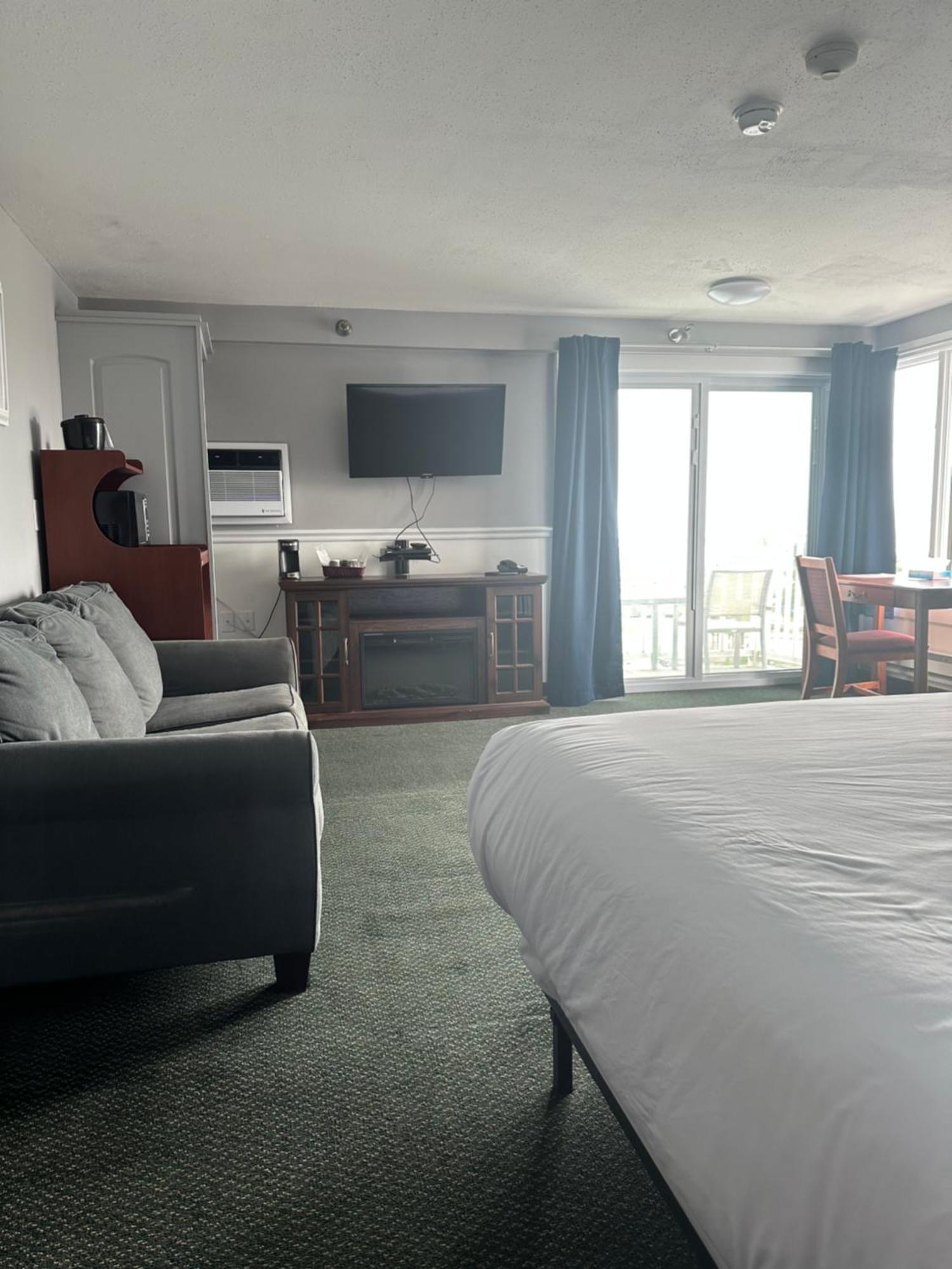 Trade Winds On The Bay Aparthotel Rockland Exteriör bild